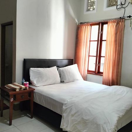 Nakula Familiar Inn Denpasar Exterior foto